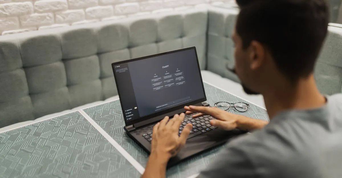 Vì sao SME và shop online cần AI Agent ngay năm 2026? — Cách dùng AI Agent chăm sóc khách hàng & chốt đơn tự động